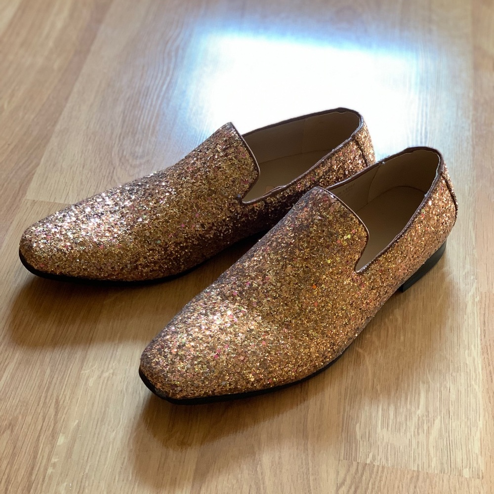 Sparkly gold dress shoes! (BRAND NEW!)